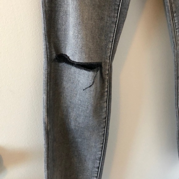 PacSun ripped grey jeans! - Picture 6 of 8